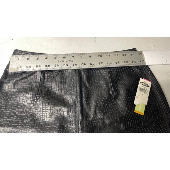 Old Navy Genuine Leather Pencil Skirt Black Sz 6 - Picture 3 of 7